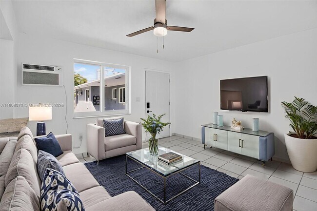 Primary Photo - 1864 NW 28th St