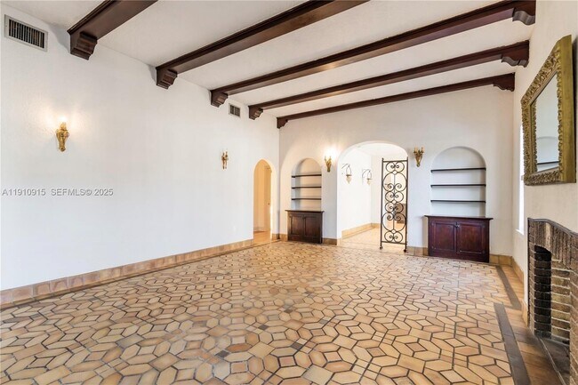 Building Photo - 3718 Sheridan Ave