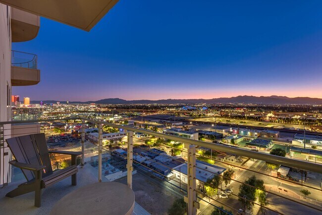 Building Photo - Newport Lofts 1502