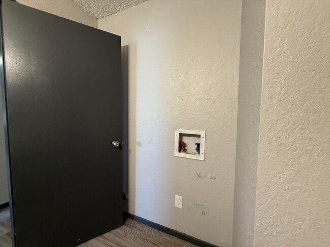 Building Photo - 1318 25th St