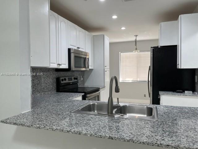 Building Photo - 447 Lakeview Dr