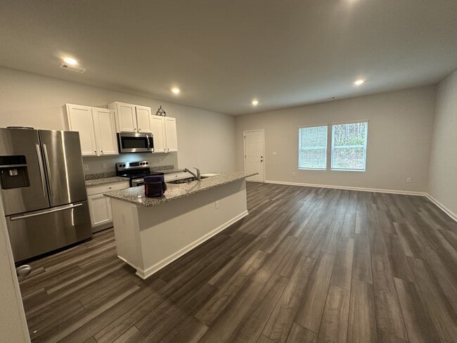 Building Photo - 271 Oakwood Dr NW