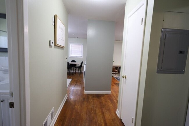 Building Photo - Move-in Ready Condo for Rent!