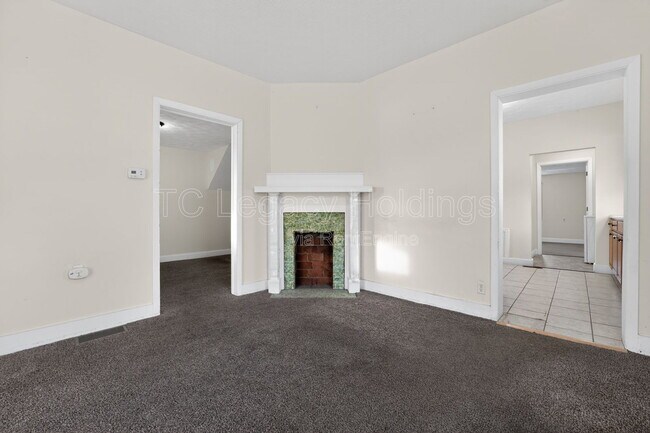 Building Photo - 388 Broaddus Ave