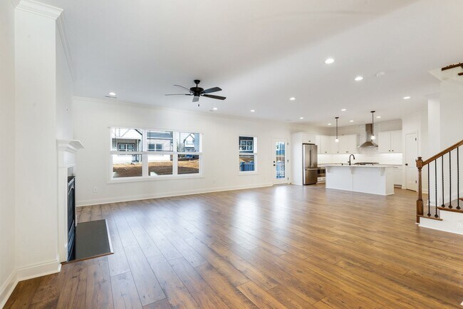 Building Photo - Maryville 37803 - 4 bedroom 3.5 bath - cal...