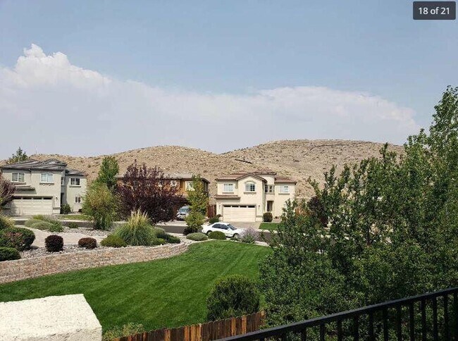 Building Photo - Avail 8/3/24 3BR/2.5BA Bella Rio home in N...