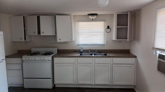 Building Photo - 4611 Dumas Dr