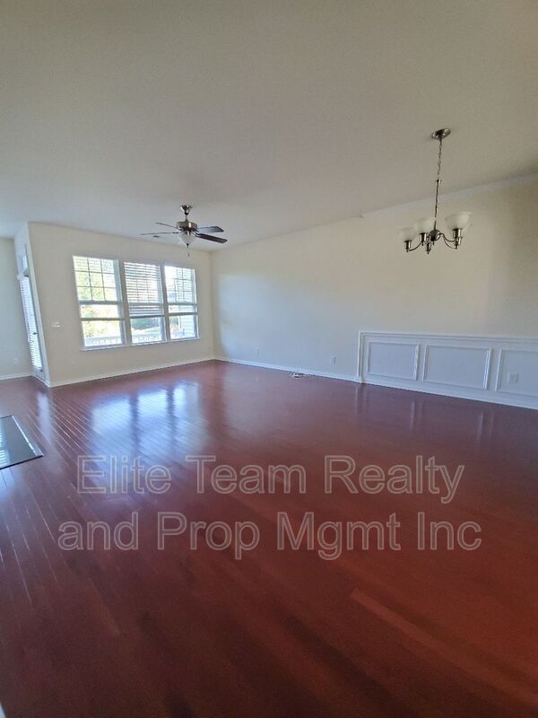 Building Photo - 11190 Bridgewater Dr