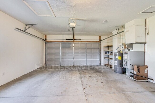 Building Photo - 1302 S Sheridan Ave
