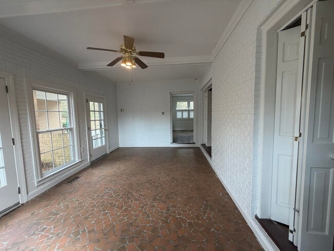 Building Photo - 115 Adams Ave