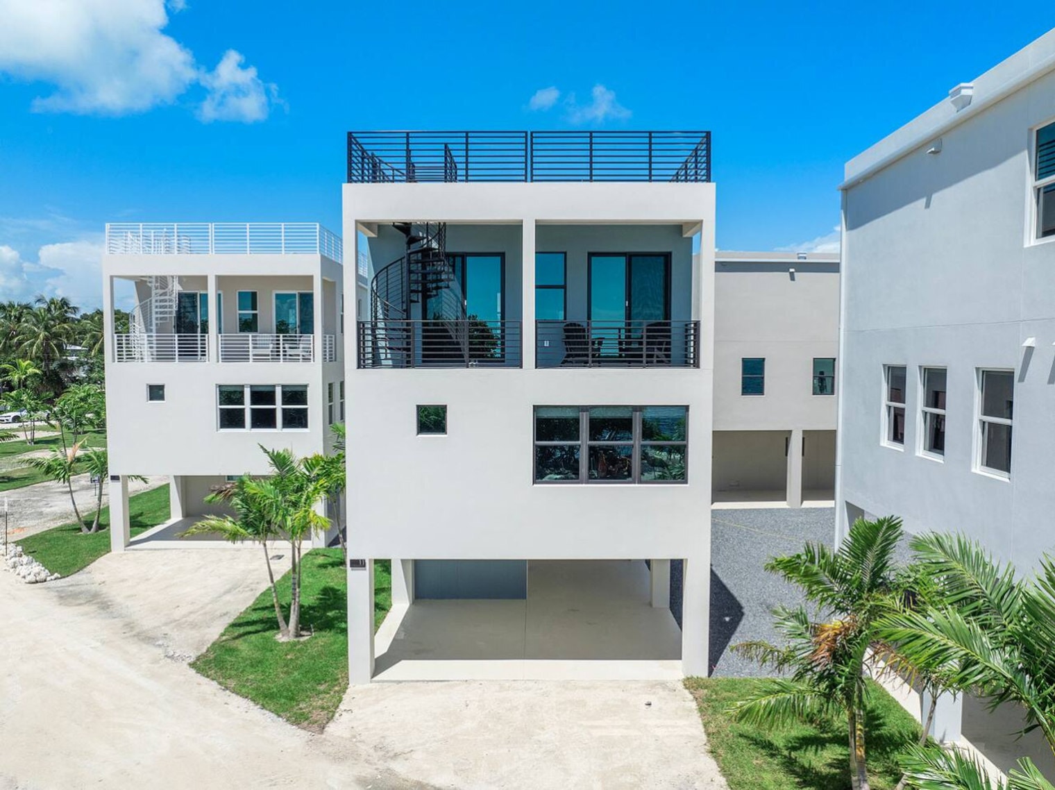 Building Photo - 99 Seaside Ave