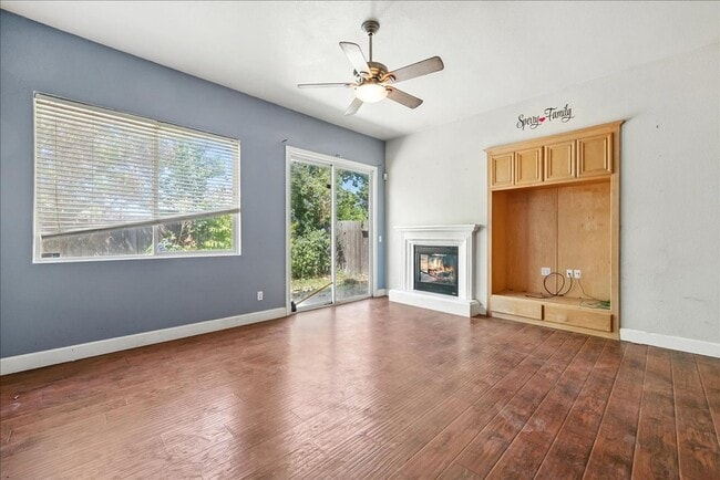 Building Photo - 5733 Spenlow Way