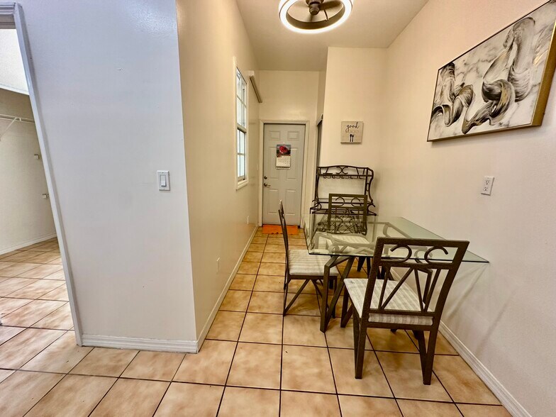 Building Photo - 6500 SW 160th Ct