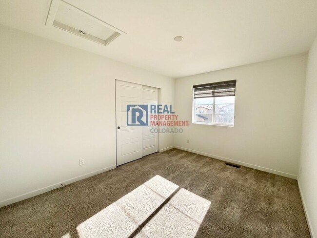 Building Photo - 14381 Mosaic Ave