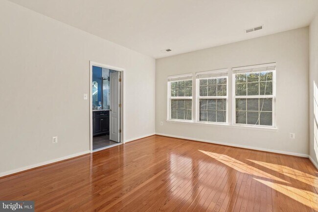 Building Photo - 4505 Henley Pl