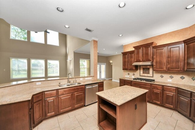 Building Photo - 7011 Monarch Lake Ln