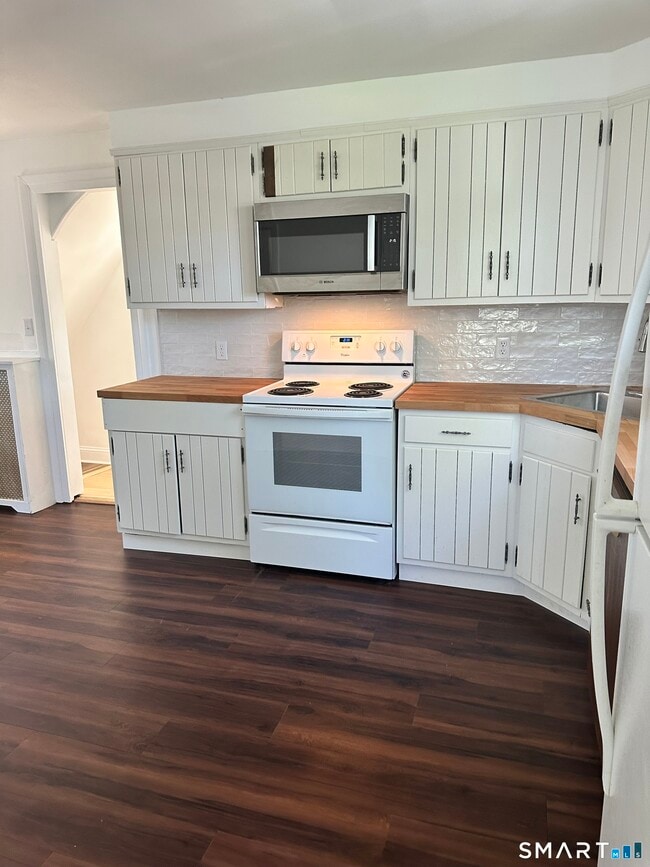 Building Photo - 42 1st St