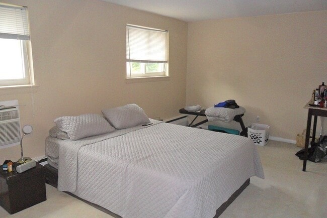 Building Photo - 126 Wilson Dr