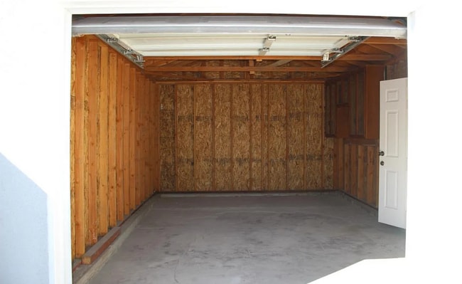 Building Photo - 2215 S Highland Ave