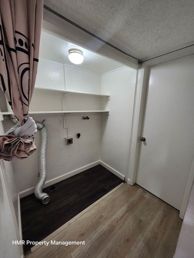 Building Photo - Beautiful 3-Bed, 3-Bath Condo in Prime Cla...