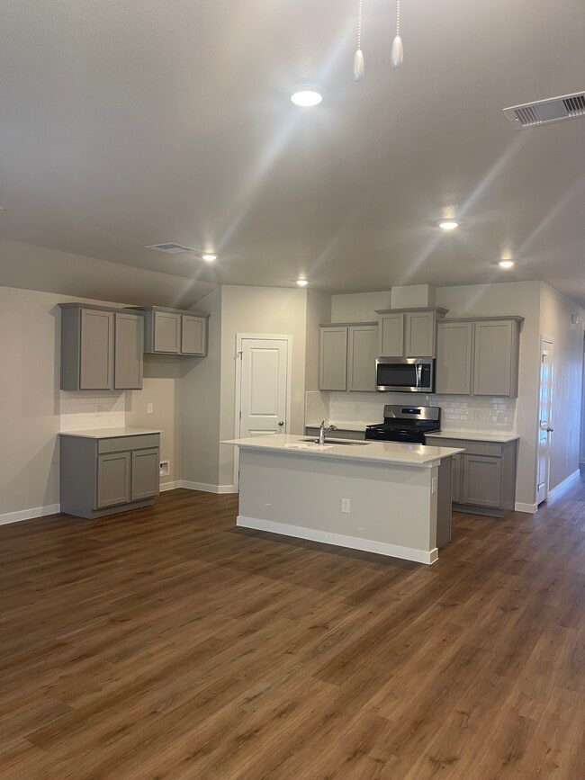 Building Photo - 7709 Macedonian Dr