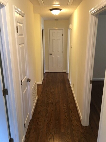 Building Photo - 4527 Berini Dr