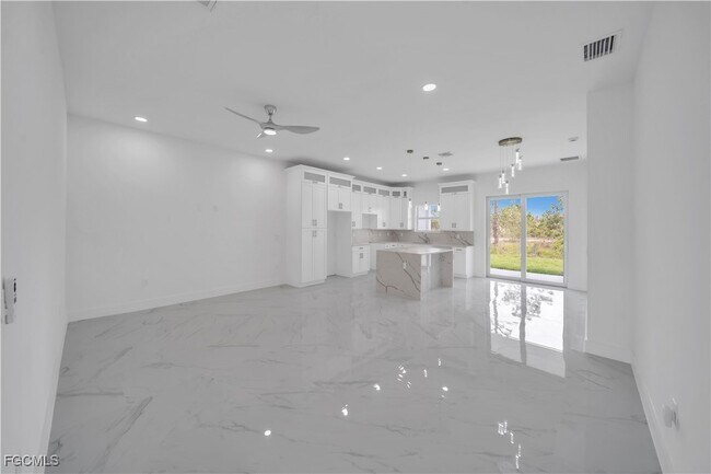 Building Photo - 1155 Countess Ave