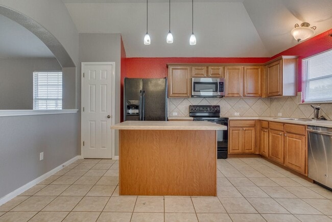 Building Photo - 311 Gainer Dr