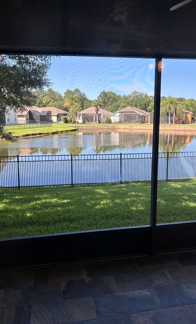 Building Photo - 1329 Fairway Village Dr