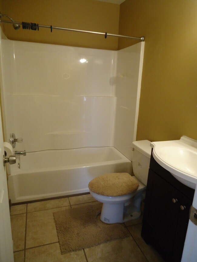 Building Photo - 206 Nottoway Dr