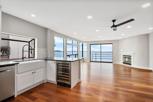 Building Photo - Stunning ALKI WATERFRONT Condo Overlooking Majestic Puget Sound!
