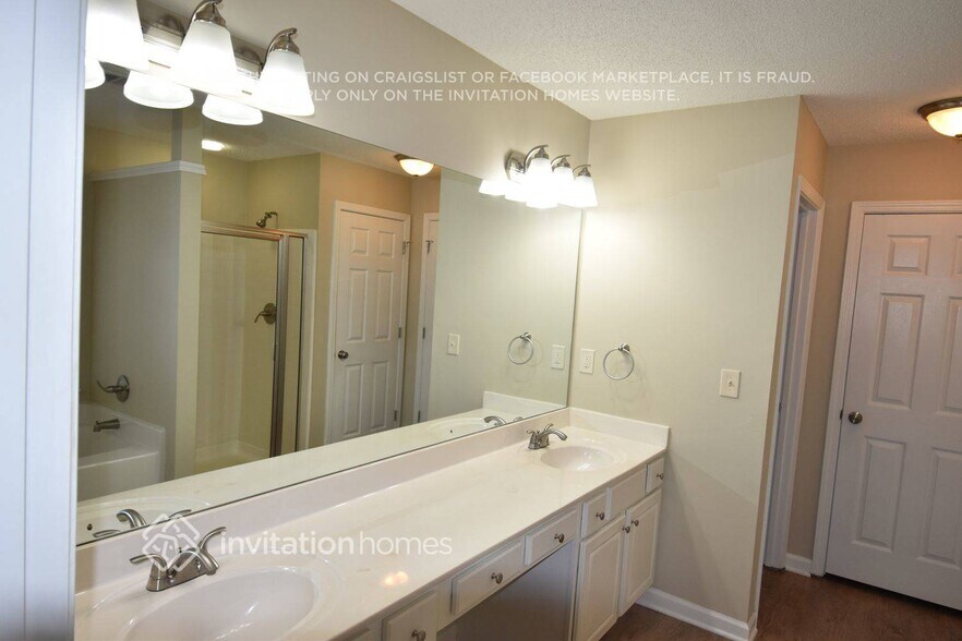 Building Photo - 130 Lyndhurst Ct