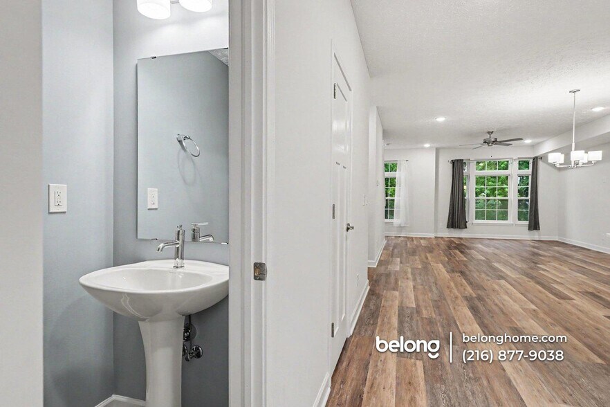 Building Photo - 12021 Ashbury Ave