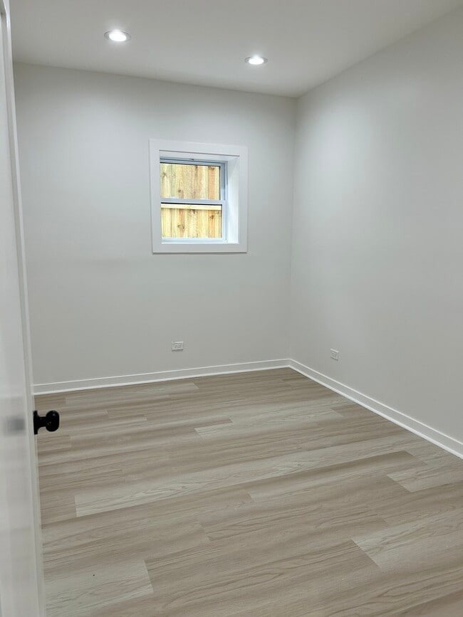 Building Photo - 1058 N Central Park Ave