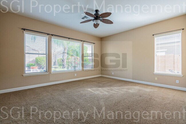 Building Photo - LUXURY 5 BEDROOM VISTANCIA BASEMENT HOME!