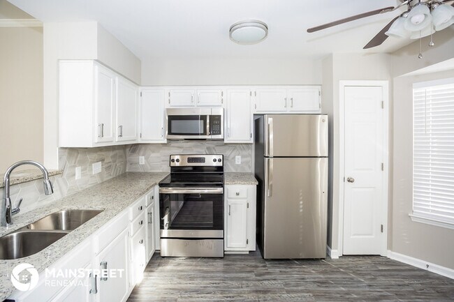 Building Photo - 1726 Gordon Walters Dr