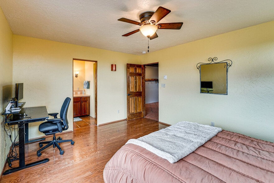 Building Photo - 1315 Benny Ln