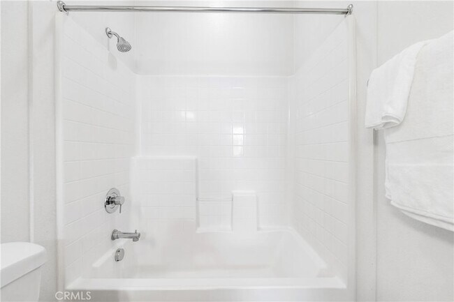 Building Photo - 630 Colorado Cir