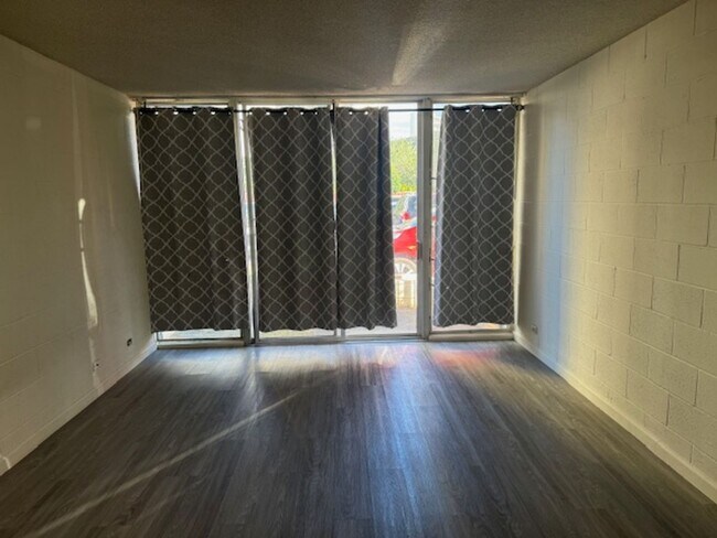 Building Photo - Likini West Studio Unit. Salt Lake Neighbo...