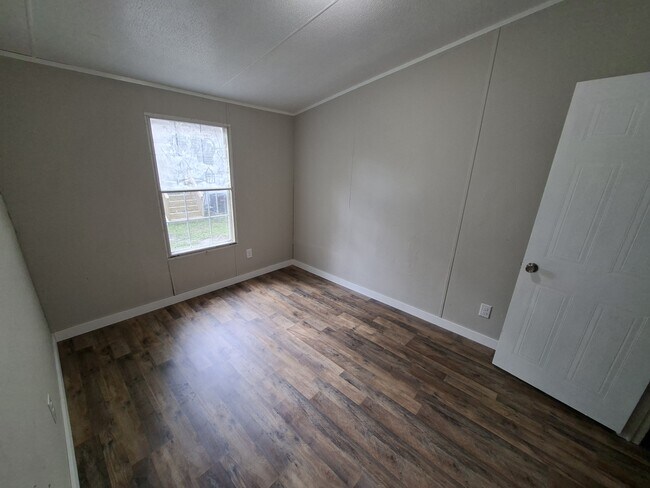 Building Photo - 111 Carnes Blvd