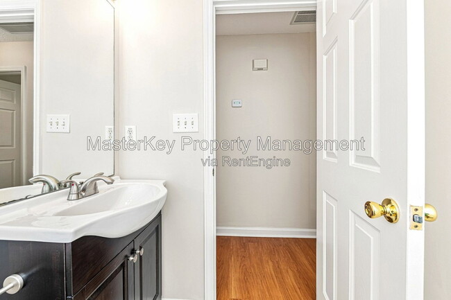 Building Photo - 6307 Forest Ridge Dr