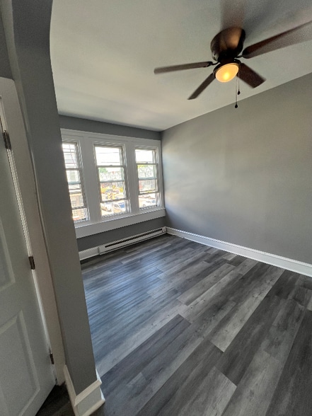 Building Photo - 904 E Tioga St