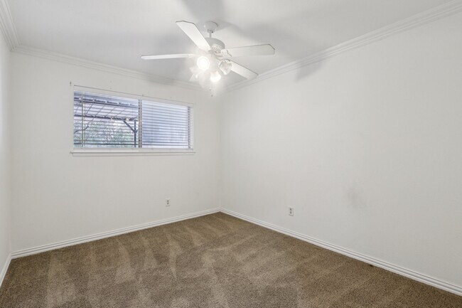 Building Photo - 3919 Galway Ln