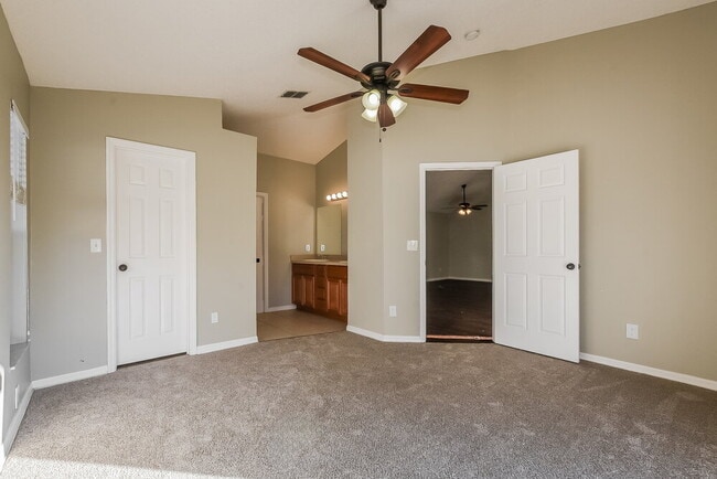 Building Photo - 70 Pine Arbor Dr