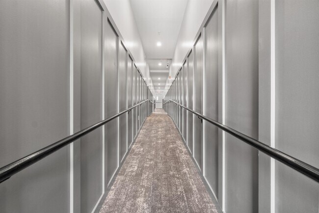 Building Photo - 952 Broadway