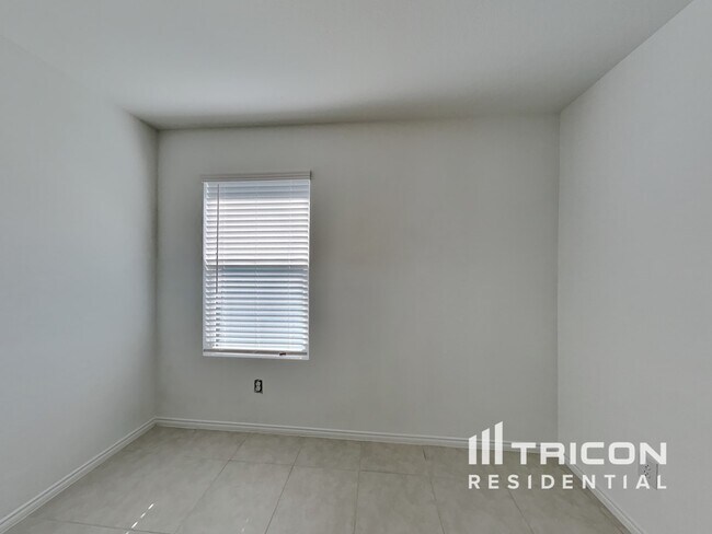 Building Photo - 5620 Rockrose Ln