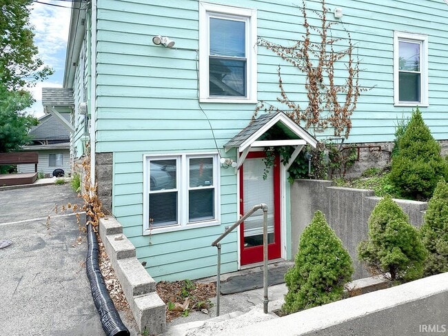 Building Photo - 108 E Cottage Grove Ave