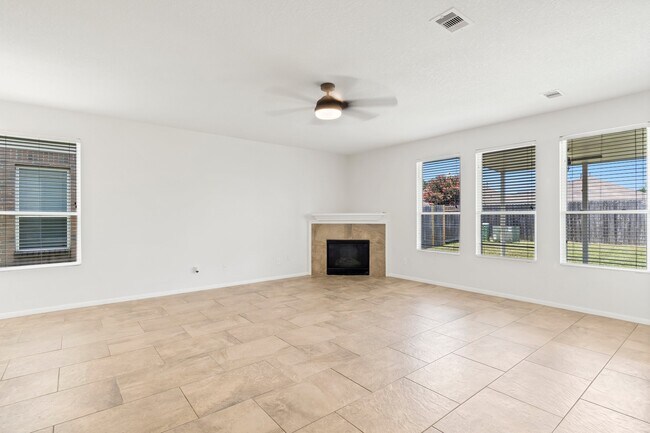 Building Photo - 2437 Aspen Dale Dr