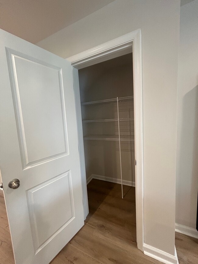 Building Photo - 284 Myrtle Mdws Dr