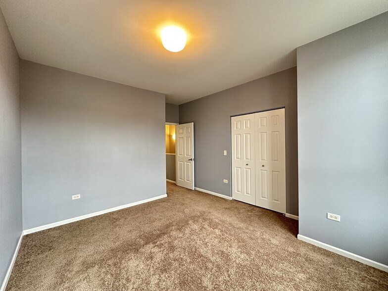 Building Photo - 3224 N Kilbourn Ave